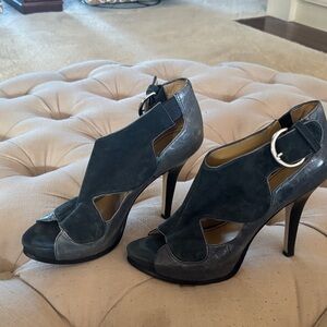 Nine West Navy Heels